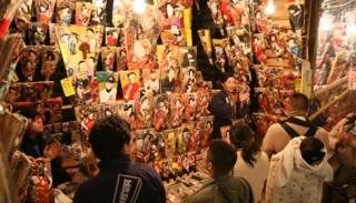 Hagoita Fair (battledore (early form of badminton racket) Fair) in Asakusa 17-19 of Dec.