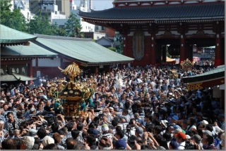 三社祭り　浅草